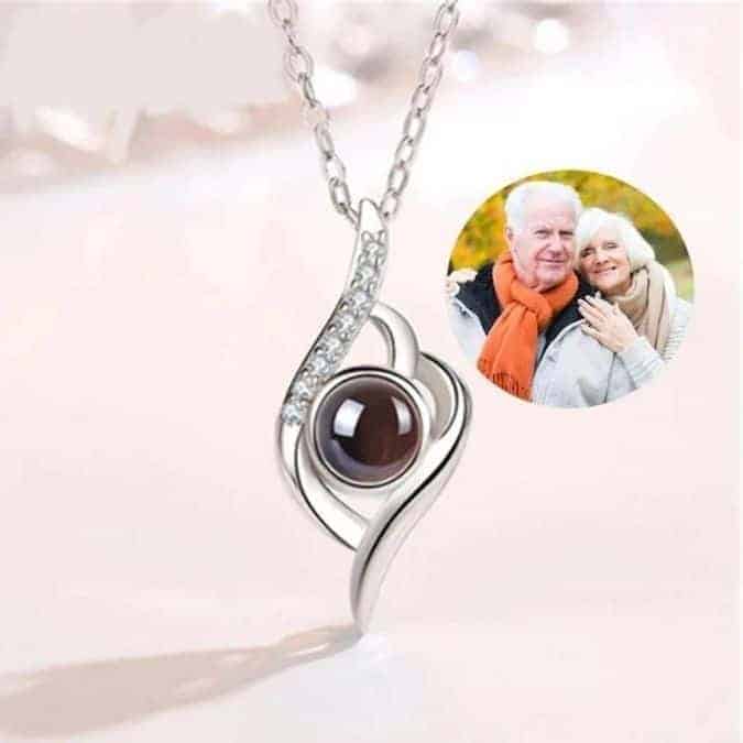 Kette-mit-Bild-im-Stein