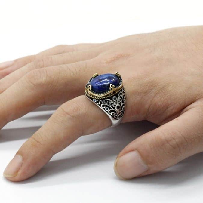 Aussergewohnliche-Siegelring-aus-Lapis-lazuli-Stein-fur-Herren