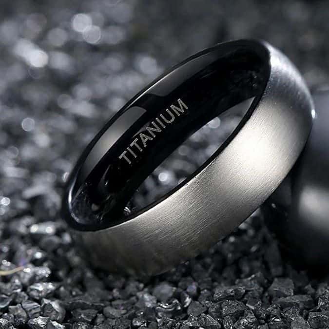 Eheringe-Titan
