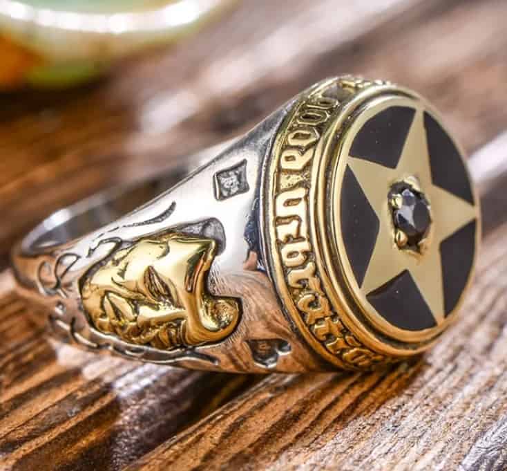 Silberner Herrenring mit Sternmuster