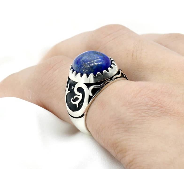 Ring-mit-Blauem-Stein-Siegelring