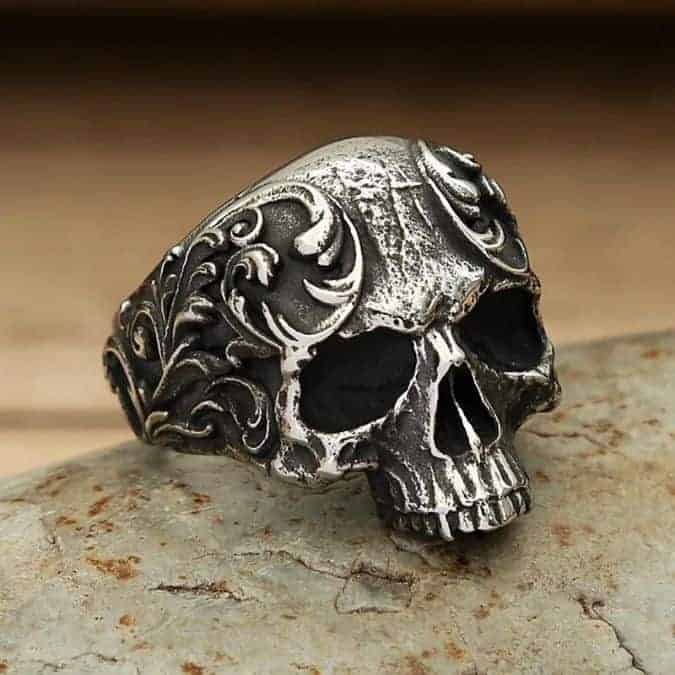 Schadel-Ring-aus-Edelstahl-für-Herren