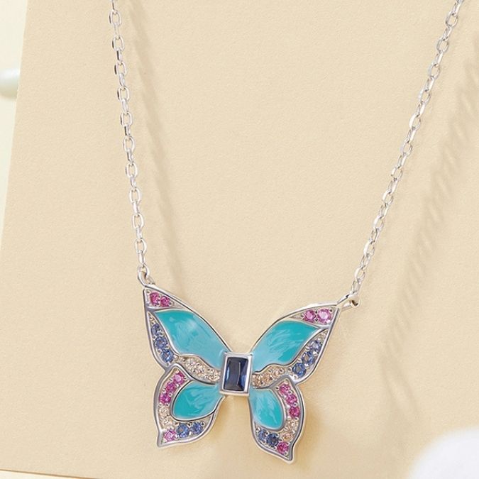 Schmetterling-gemusterte-Silberkette