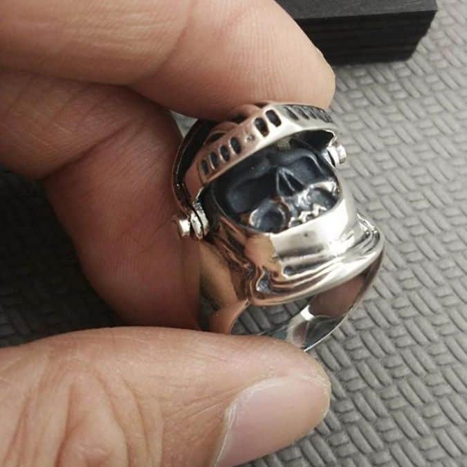 Totenkopf-Design-Silberring-fur-Herren